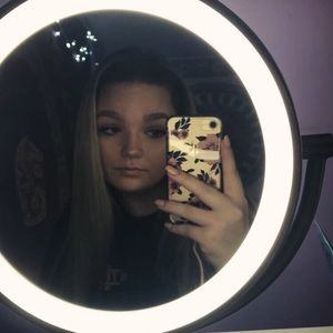 Meet your Posher, Carly